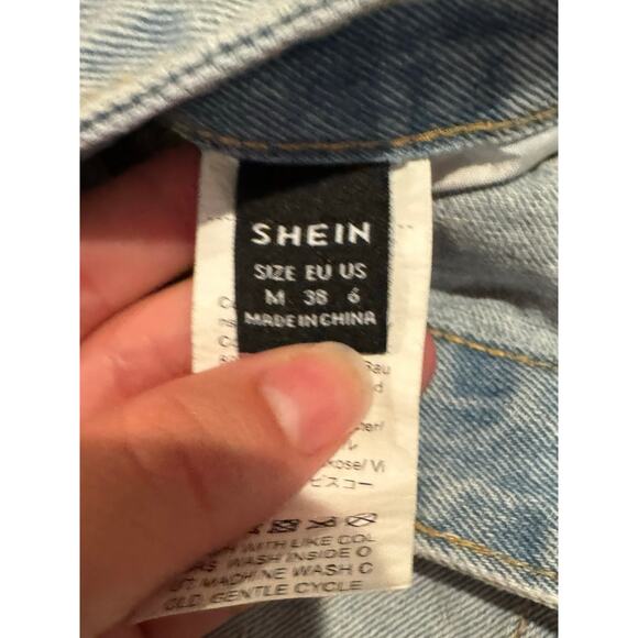 SHEIN Women’s Distressed High Rise Denim Shorts Size M US 6 Cutoff Jean Fray Hem - Picture 5 of 7